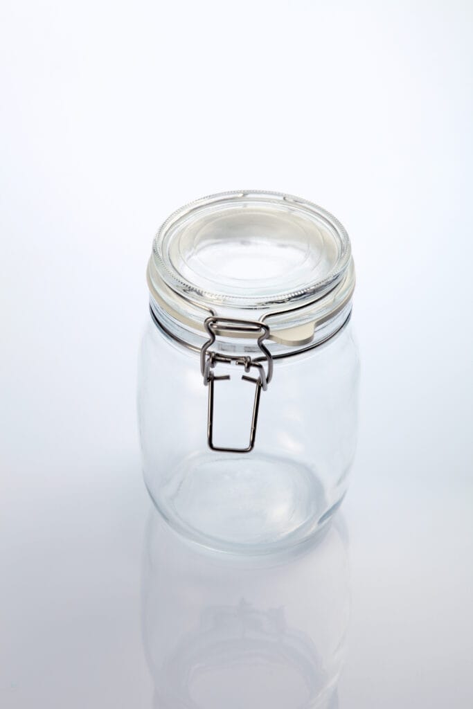 Do glass cookie jars keep cookies fresh