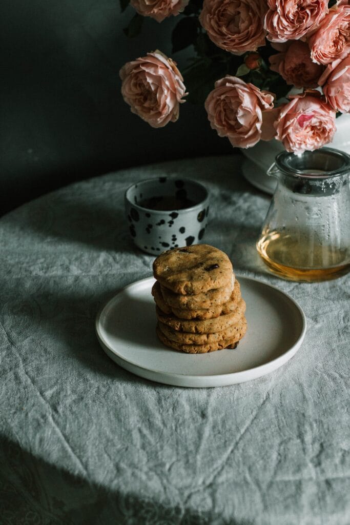 Do glass cookie jars keep cookies fresh